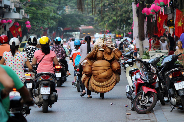 Basket Vendor's Morning Commute