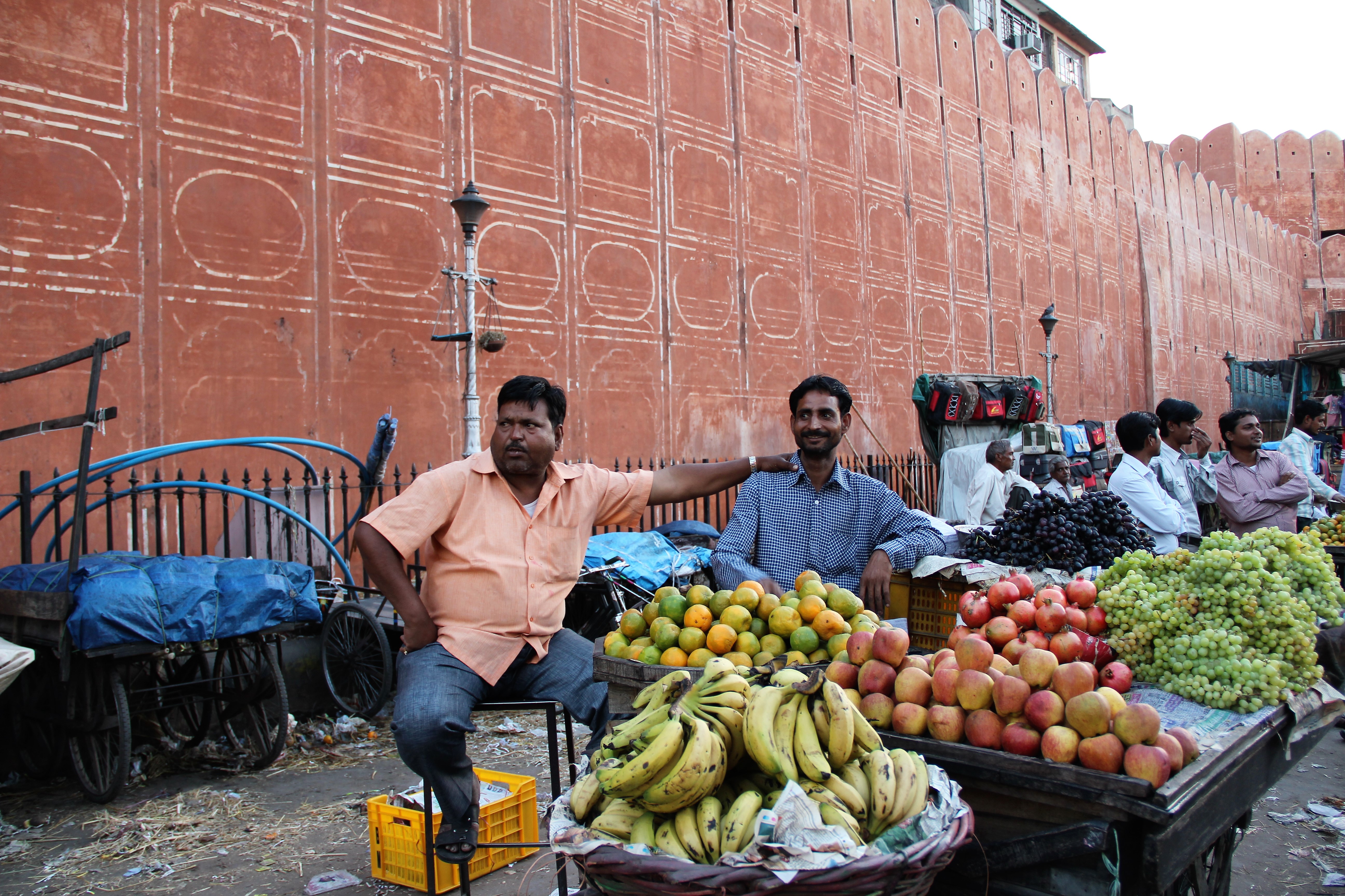 Friends Over Fruits 